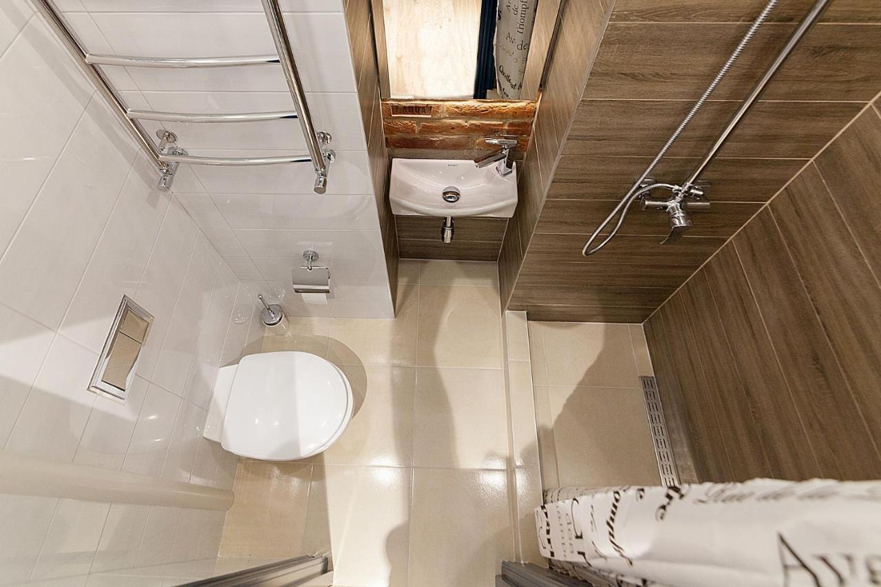לבוב Leogrand Three Bedrooms Vip Apartments On Kniazia Romana 12 מראה חיצוני תמונה