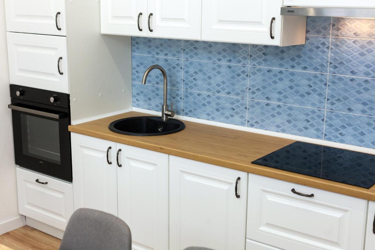 לבוב Leogrand Three Bedrooms Vip Apartments On Kniazia Romana 12 מראה חיצוני תמונה