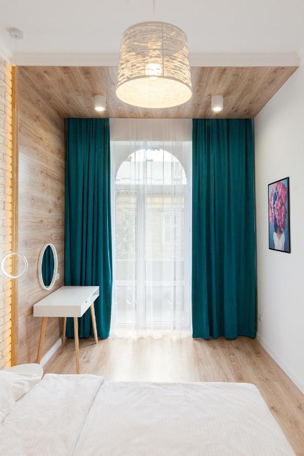 לבוב Leogrand Three Bedrooms Vip Apartments On Kniazia Romana 12 מראה חיצוני תמונה