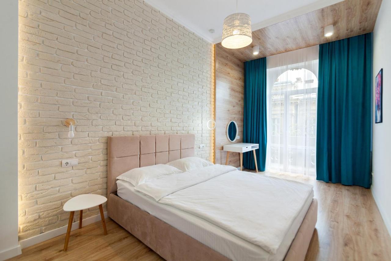 לבוב Leogrand Three Bedrooms Vip Apartments On Kniazia Romana 12 מראה חיצוני תמונה